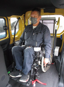 運転席のリクライニングやスライドが助手席側から操作可能
